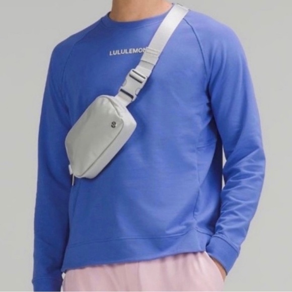 Lululemon Everywhere Belt Bag Silver Drop/white Wordmark Brand New - Picture 5 of 10